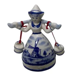 【中古/陶器】オランダ　エルスバ社　デルフト焼　水汲み人形のサムネイル