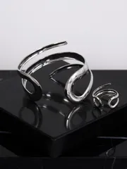 ジュエリー レディース ブレスレット セット 女性用ミニマリストファッションジュエリーセット2個、幾何学的ラインデザインのカフブレスレットとリング、日常生活や社交の場に適したオールシーズンジュエリー、バレンタインデ