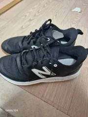 ニューバランス 黒色 スニーカー