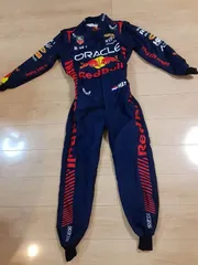 ビヨンセのセクシーなレーシングスーツに書かれたカタカナの文字に F1