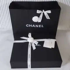 シャネル マグネットボックス (44*38*9) + リボン + カメリア + ブックレット + インボイス収納カード + ショッパー