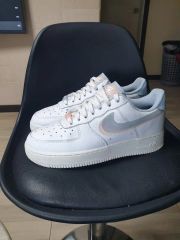 ナイキ エアフォース1 白/灰 スニーカー 240
