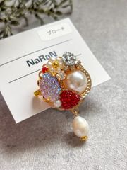 専用】185 刺繍ブローチ くるみボタン ハンドメイド - メルカリ
