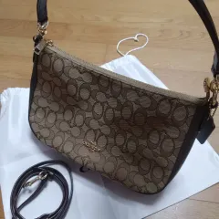 COACH クロスバッグ