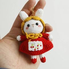 春のピエロ ｜ハンドメイドあみぐるみ キーホルダー - メルカリ