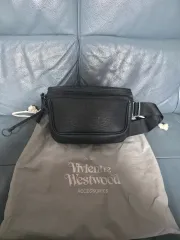 ヴィヴィアン・ウエストウッド ベルトバッグ