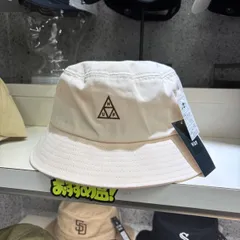 1点のみ‼️HUF ハフ⚫︎帽子　バケットハット　バケハ　ナチュラル　ロゴ