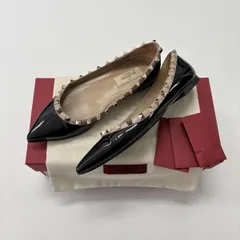 VALENTINO GARAVANI ヴァレンティノ ガラヴァーニ エナメル パテント ロックスタッズ フラット パンプス ブラック サイズ 35 1/2 803-0060