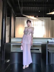 送料無料 パーティードレス ロングドレス オフショルダー チュール切り替え エレガントピンク 成人式 結婚式 二次会 披露宴 ゲスト 收腰 タイトシルエット 上品 華やか フェミニン 優雅 高級感 おしゃれ