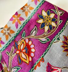 ジョン・ガリアーノ ニュースペーパー 刺繍入り ブーツカットパンツ