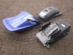 ヤマハRD400/250最終型テールカウル FRP製 黒ゲルコート - メルカリ
