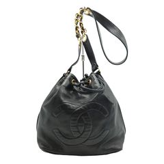 シャネル CHANEL 巾着ショルダーバッグ バッグ 肩掛け ポーチ付 ロゴデザイン ココマーク ダブルC チェーンストラップ シンプル 華やか おしゃれ カジュアル かわいい 機能的 高級感 上質 ブラック ゴールド ラムスキン 子羊の革  レディース 【中古 B品】☆送料無料☆ 当店通常価格229800円 シャネル CHANEL 巾着ショルダーバッグ 肩掛け ポーチ付 ロゴデザイン