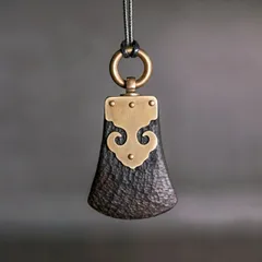 ハンドメイド 黒檀×真鍮 ハンドメイドペンダント ネックレス 民芸風 お守りモチーフ メンズ レディース ユニセックス ヴィンテージ調 和モダン 天然素材アクセサリー ギフトにもおすすめギフト プレゼント 記念日 お祝い SGSP002