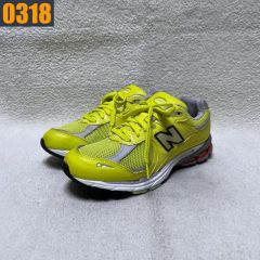 ニューバランス 2002R サルファー イェロー スニーカー