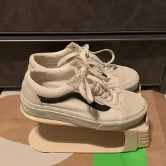 VANS スタイル36 スウェード スニーカー 220