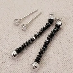 K18WG ダイヤ×ブラックダイヤ ピアス チャーム付き/25-2917