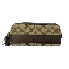 COACH(コーチ) ポーチ新品同様  シグネチャー柄 40025 カーキ×ダークブラウン レザー