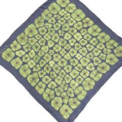 GUCCI(グッチ) スカーフ美品  - ネイビー×イエローグリーン×ピンク 花柄 シルク