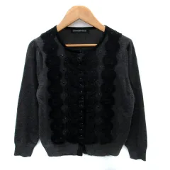 ストロベリーフィールズ STRAWBERRY-FIELDS ニットカーディガン ミドル丈 七分袖 刺繍 ビジュー レース ダークグレー /SM18