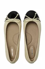 ランズエンド レディース シューズ パンプス キャップ レザー Lands End Essentialeather Cap Toe Ballet Flats IvoryBlack アイボリーのサムネイル