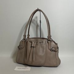2511-446｜フェラガモ ハンドバッグ レザー ピンクベージュ - メルカリ