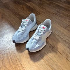 ニューバランス 327