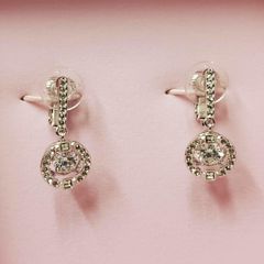 ◉CHANEL フラワーロゴピアス　ラインストーン欠け数カ所あり　訳あり◉ ◉CHANEL フラワーロゴピアス ラインストーン欠け数カ所あり 訳あり