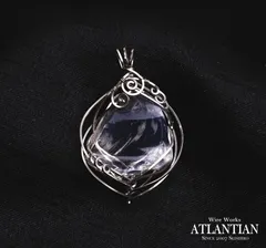 シエラネバダ産アンダラクリスタル（オパレッセントドリームクリエイター/エンジェルオーラ）～シンプルループペンダントトップ【SUS316Lワイヤー・誠士朗オリジナル】