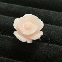 天然石 マダガスカル産ローズクォーツ 牡丹の置物約1.7kg 大型 天然石 マダガスカル産ローズクォーツ 牡丹の置物約1.7kg - メルカリ