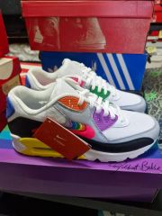 ナイキ エアマックス 90 ビートゥルー レインボー