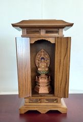 特価・新品】 日蓮聖人 三宝尊 厨子入り 紅檀 金泥 総高さ約21