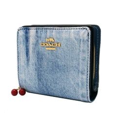 【Coach】スナップ ウォレット・ラブド デニム・チャーム　Cheri Coach】スナップ ウォレット・ラブド デニム・チャーム Cheri - メルカリ