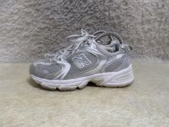 225 ニューバランス 530 シルバー スニーカー 中古 靴