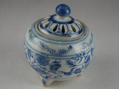 中国 大明宣徳年製款 青花花弁文 蓋香炉 C A29 - メルカリ