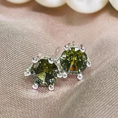 天然　ペリドット　シルバーピアス　5ミリ　1ct 1カラット