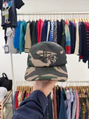 ステューシー トラッカー キャップ