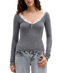 アーバンアウトフィッターズ レディース トップス Tシャツ レース BDG Urban Outfitters Diana Lace Trimmed TShirt Grey グレーのサムネイル