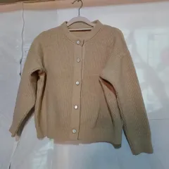 ベージュ色 パール ボタン カーディガン 95 100 サイズ 秋 冬 511351