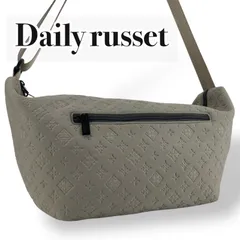 【未使用級】Daily russet デイリーラシット　ネオプレン　ワンショルダーバッグ　ショルダーバッグ　メッセンジャーバッグ　ベージュ　ネオプレン素材　スポーツ　おでかけ　普段使い　大容量　レディース　メンズ