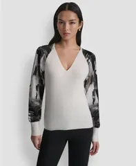 【送料無料】 ダナ キャラン ニューヨーク レディース シャツ トップス Womens Printed OrganzaSleeve VNeck Shirt Ivory Skyline Collage