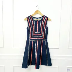 --- 7 000 一つ... ( XS サイズ デニム 刺繡 ワンピース 381