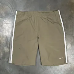 ナイキ ナイロン トラック ハーフパンツ