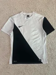 L Nike(ナイキ） NIKE スウッシュ バイカラー 機能性 半袖 Tシャツ