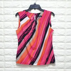 M 赤 幾何学 プリント ノースリーブ (フロントシワ) タンク 夏 (冷蔵庫か否か)