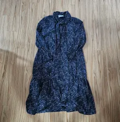 Karl Lagerfeld(カールラガーフェルド) タイ ワンピース