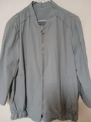 軽いアウター ジャケット