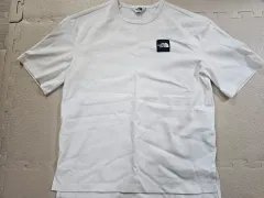THE NORTH FACE(ザノースフェイス) 半袖 Tシャツ 2 蜂 95 サイズ セミオーバーフィットホワイト 黒 色付き
