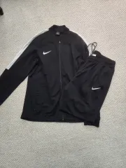 Nike(ナイキ） 刺繍ロゴ スウェットシャツ 110