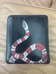 グッチスネークウォレット