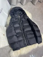 MONCLER(モンクレール) ユニセックス 冬 黒 ジャケット ウインドブレーカー ダウンジャケット